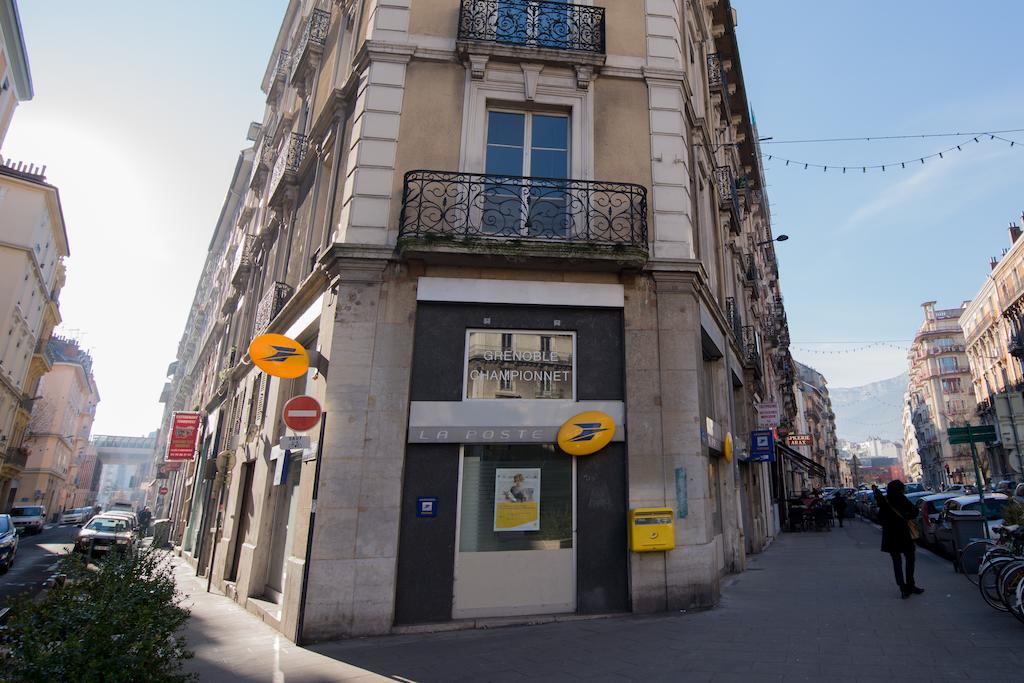 Privilodges Chateau Perrin Grenoble Bagian luar foto