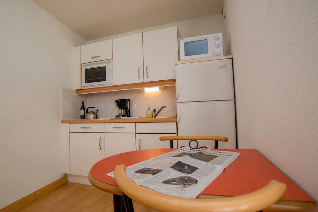 Privilodges Chateau Perrin Grenoble Bagian luar foto